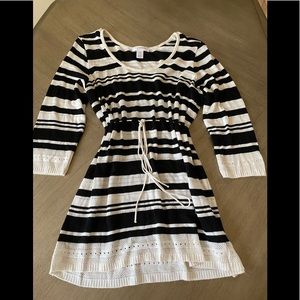 Motherhood maternity tie sweater size medium